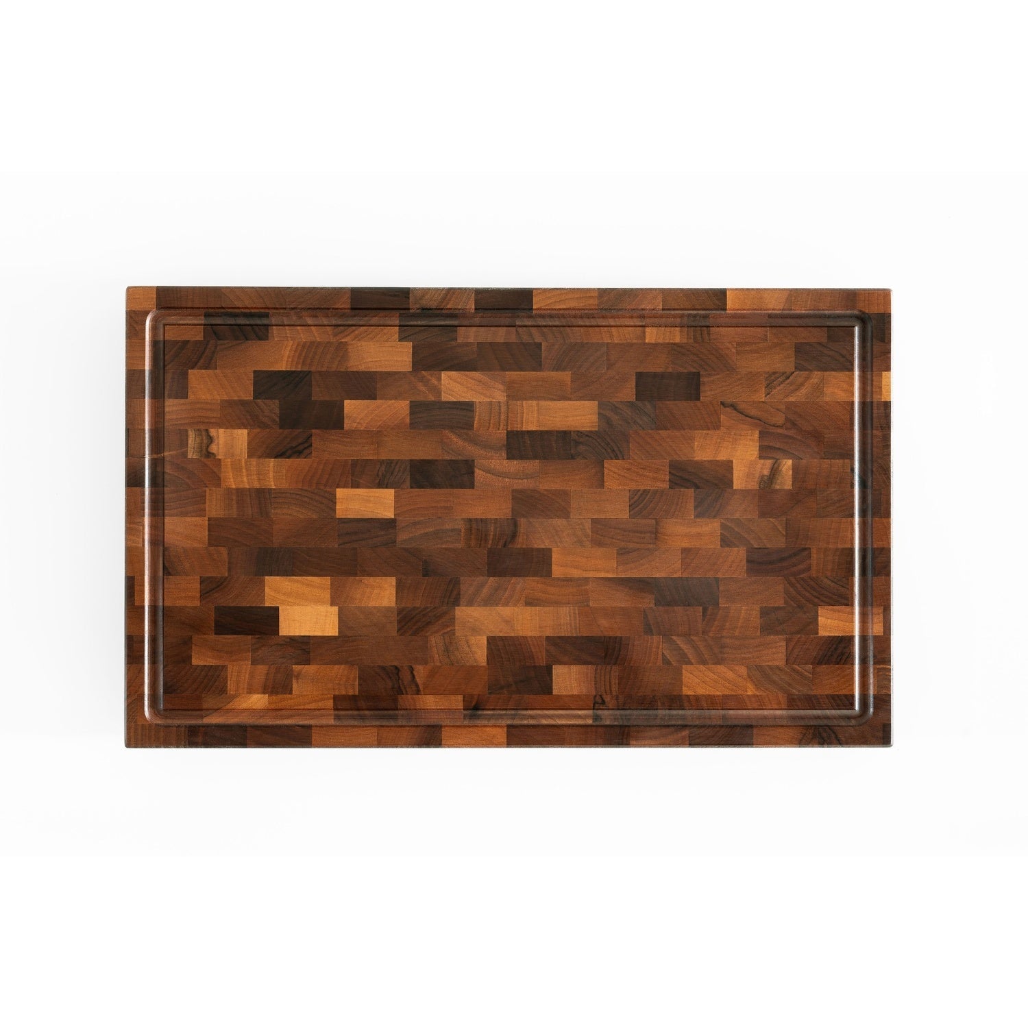 Handgefertigtes Premium-Hirnholz-Schneidebrett aus FSC-zertifiziertem Hartholz mit natürlicher Holzmaserung von Chiemgauer Schneidebretter.