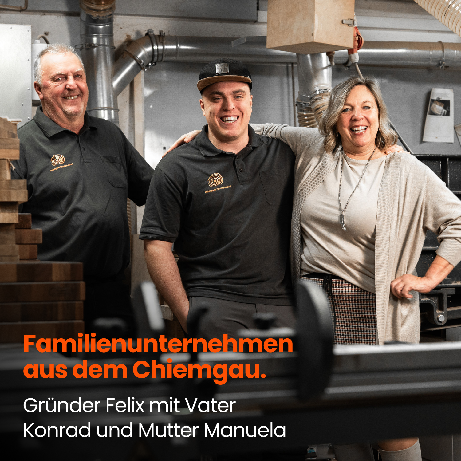 Familienunternehmer aus dem Chiemgau, Gründer Felix mit Vater Konrad und Mutter Manuela in der Werkstatt.