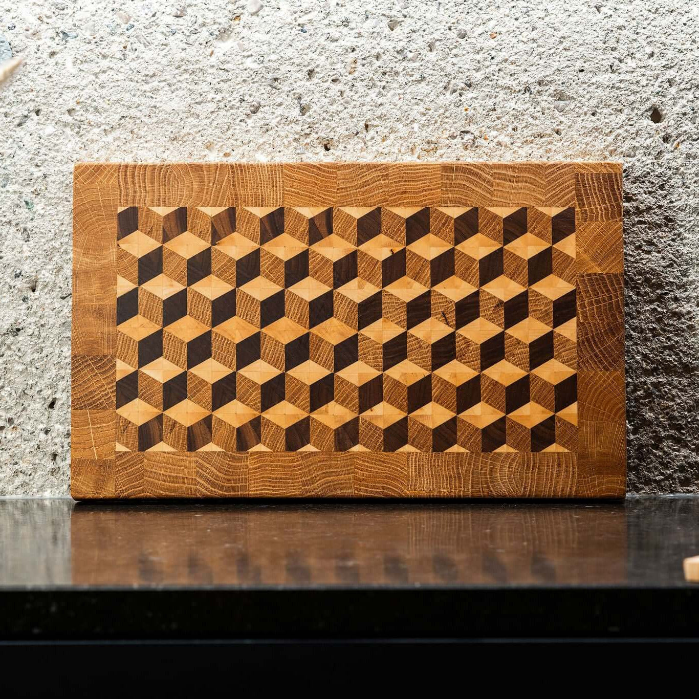 3D Würfel Stirnholzschneidebrett mit Eichen Rand